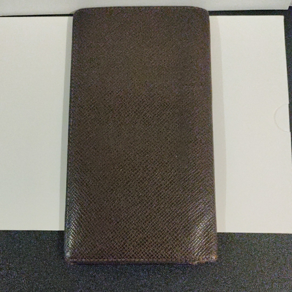 Louis Vuitton Portefeuille Brazza  long Leather Wallet {PRE-LOVED]